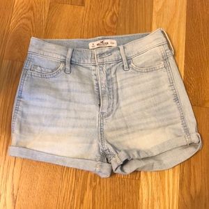 SUMMER FLASH SALE Hollister high rise denim shorts